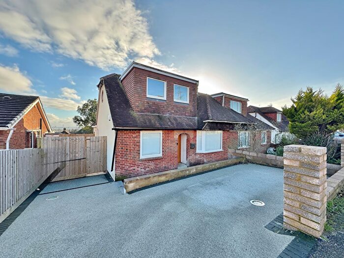 3 Bedroom Semi-Detached Bungalow For Sale In Carlton Road, Fareham, PO16