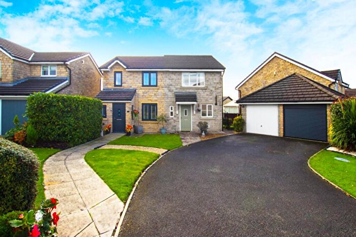 3 Bedroom Semi Detached House For Sale In Begonia View, Lower Darwen, Darwen, BB3