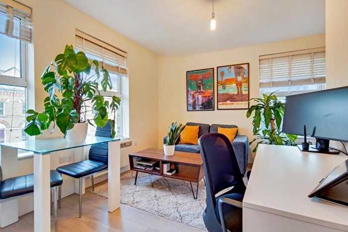1 Bedroom Flat To Rent In Holloway Road, London, N19