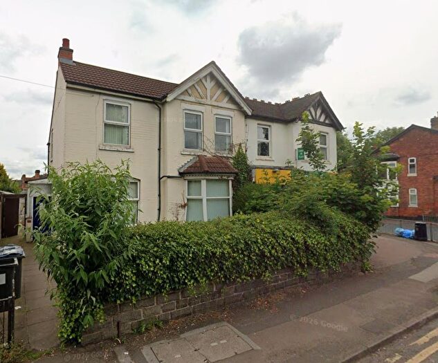 4 Bedroom Semi Detached House To Rent In Wood End Road, Birmingham, B24