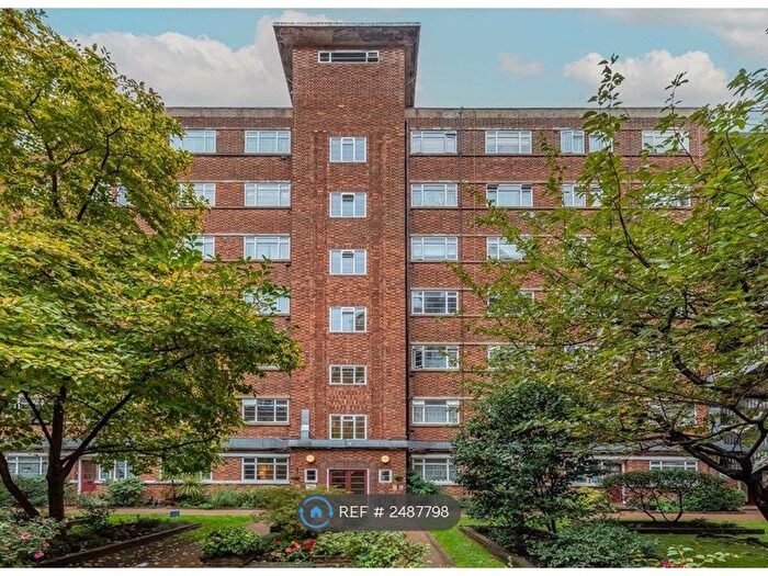 2 Bedroom Flat To Rent In West Kensington Court, London, W14