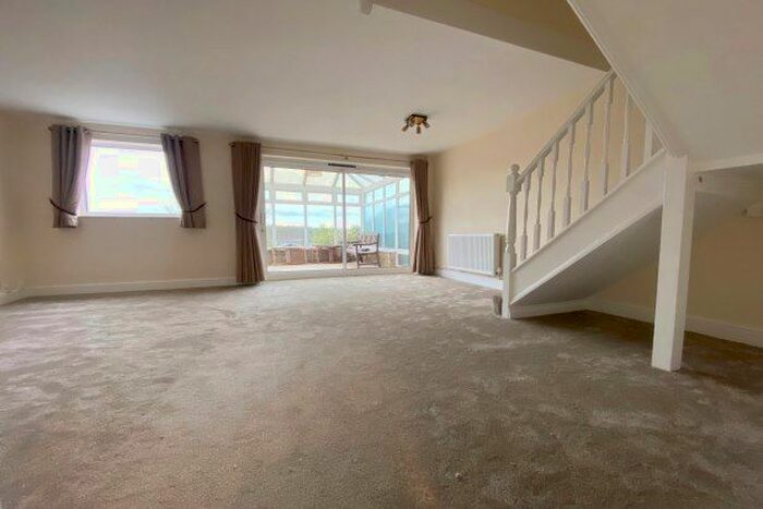 3 Bedroom Property To Rent In Glentrammon Road, Orpington, BR6