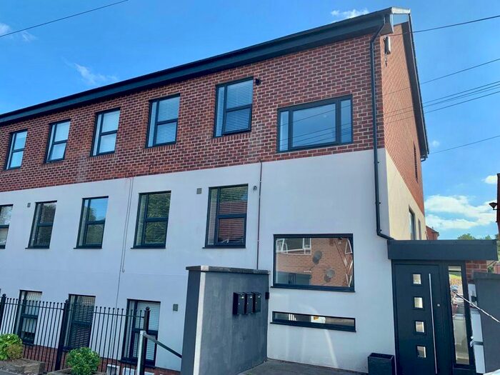 2 Bedroom Flat To Rent In Melton Heights, West Bridgford, NG2