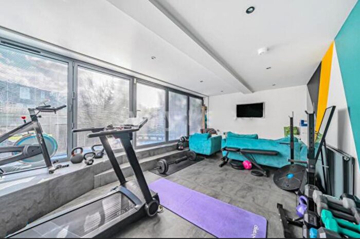 5 Bedroom Detached House For Sale In The Reddings, Mill Hill, NW7