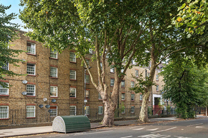 2 Bedroom Apartment For Sale In Doddington Grove, London, SE17