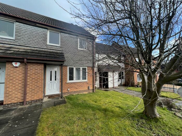 3 Bedroom Semi-Detached House To Rent In Barcheston Close, Oakwood, DE21