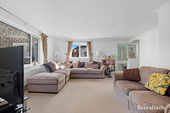 4 Bedroom Detached House For Sale In Brocksparkwood, Brentwood, CM13