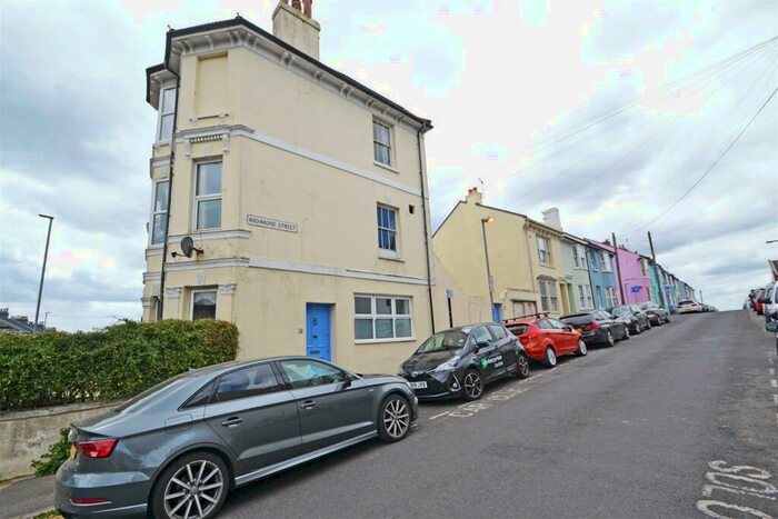 1 Bedroom Flat To Rent In Queens Park Road, Brighton, BN2