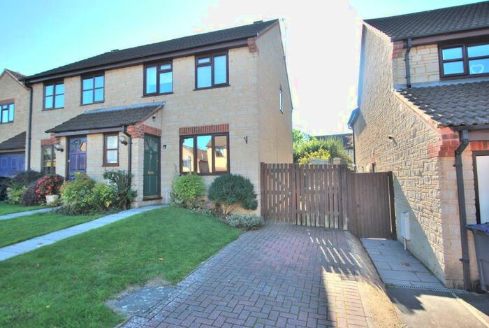 3 Bedroom Semi-Detached House To Rent In Reeds Farm, Malmesbury, SN16