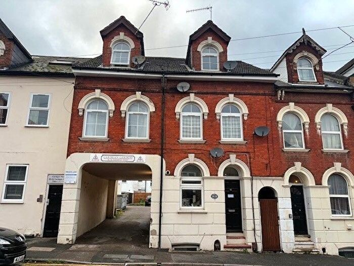 1 Bedroom Flat To Rent In Cardigan Gardens, - Cardigan Street, Luton, LU1