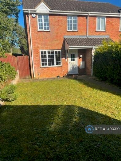 3 Bedroom Semi-Detached House To Rent In Shelford Close, Northampton, NN3