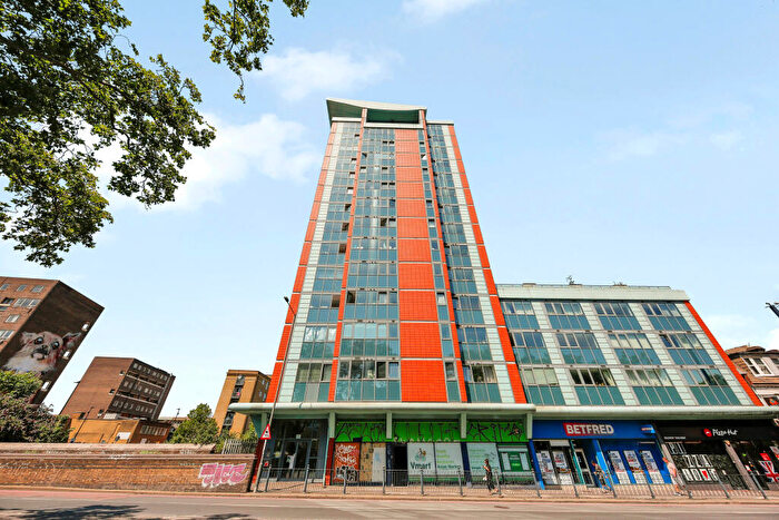 2 Bedroom Flat For Sale In East India Dock Road, E14