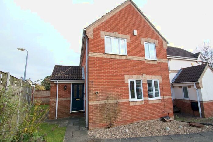 3 Bedroom Semi-Detached House To Rent In Mill Field Close, Rayleigh, Essex, SS6