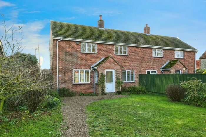 3 Bedroom Semi-Detached House For Sale In Church Walk, Burnham Market, King's Lynn, Norfolk, PE31