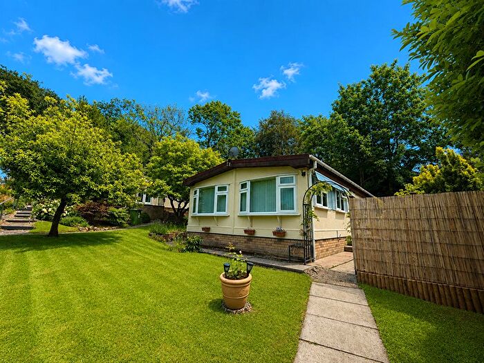 2 Bedroom Mobile/park Home To Rent In Hopeswood Park, Longhope, GL17
