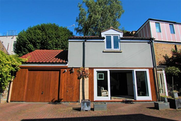 2 Bedroom Apartment To Rent In Cotham Brow - Cotham, BS6