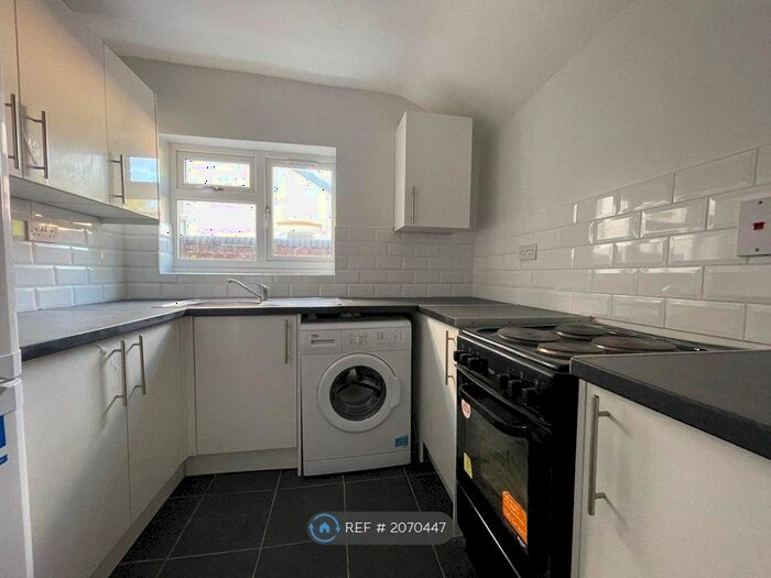 1 Bedroom Flat To Rent In St. Marks Road, Wolverhampton, WV3