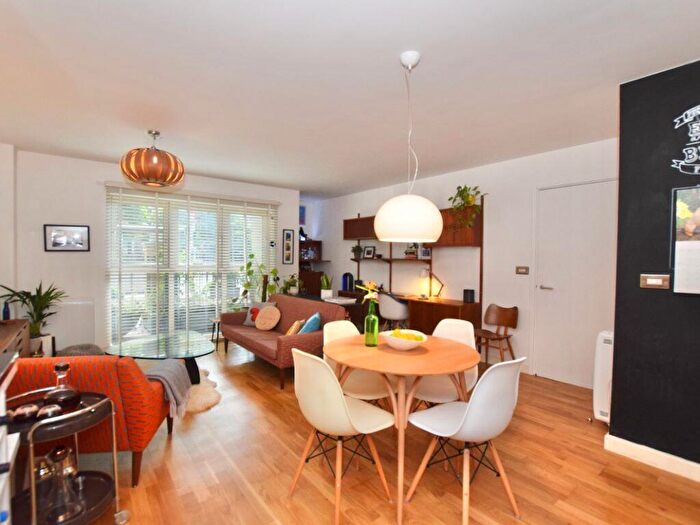 2 Bedroom Flat To Rent In Kennington Road, SE11