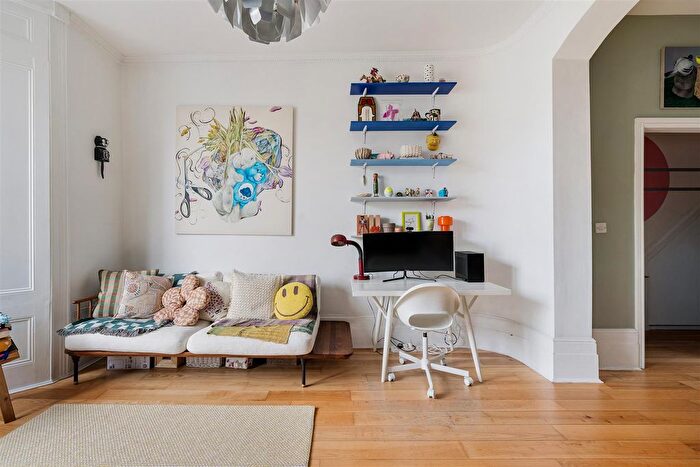 1 Bedroom Flat For Sale In Grove Road, Hackney, E3