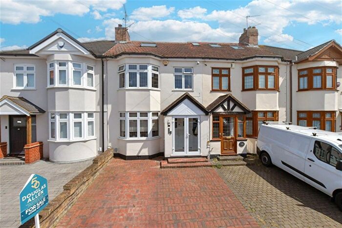 4 Bedroom Terraced House For Sale In Northdown Road, Hornchurch, Essex, RM11