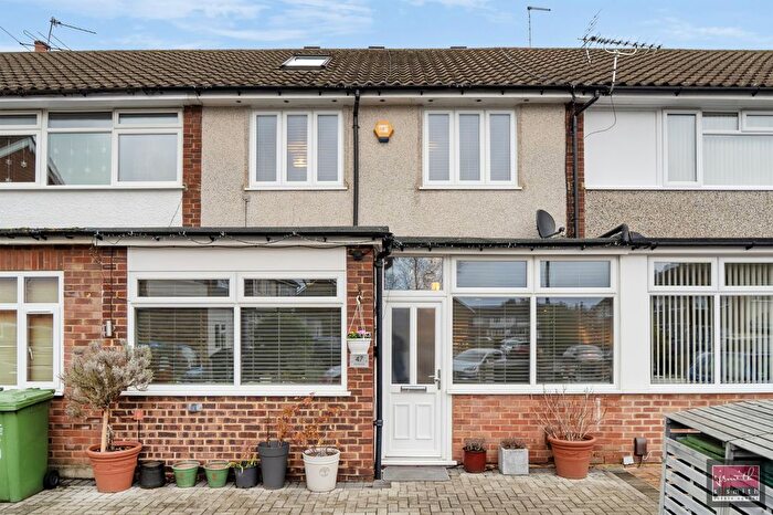 3 Bedroom Terraced House For Sale In Maxwell Road, Ashford, TW15