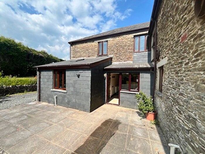 3 Bedroom Barn Conversion To Rent In Looe, PL13