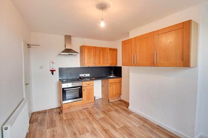 2 Bedroom Flat To Rent In Lorne Road, Bath, BA2