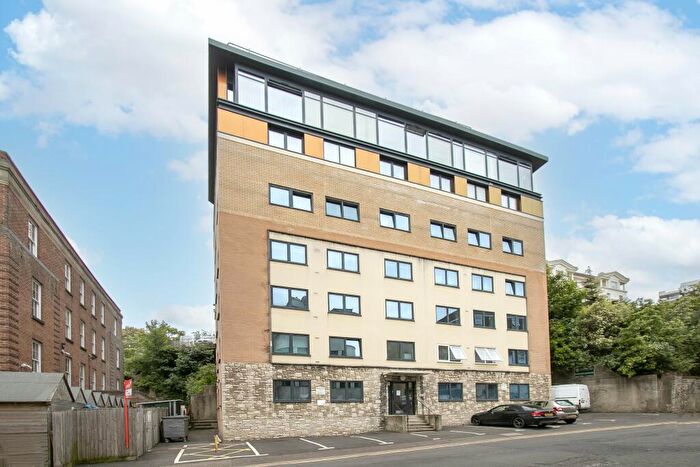1 Bedroom Flat To Rent In Hinton Road, Bournemouth, Dorset, BH1