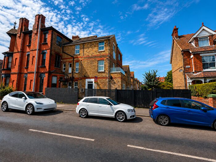 3 Bedroom End Of Terrace House For Sale In Westbrook Gardens, Margate, CT9