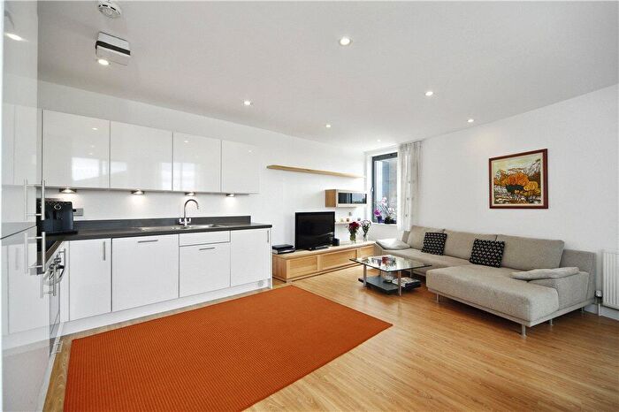 1 Bedroom Apartment To Rent In Cubitt Court, Park Village East, London, NW1