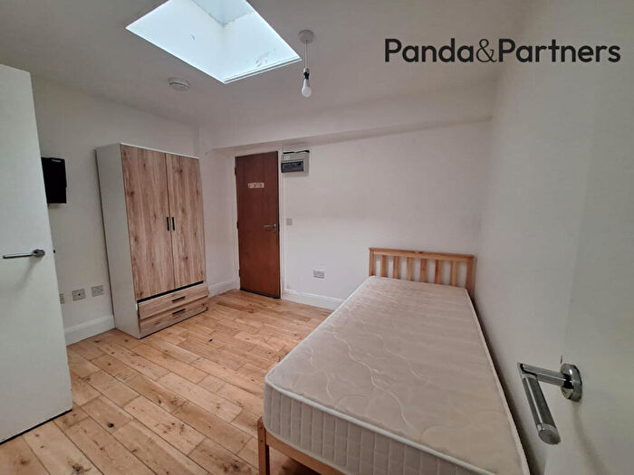 1 Bedroom Flat To Rent In Holloway Road, Archway, London, N19