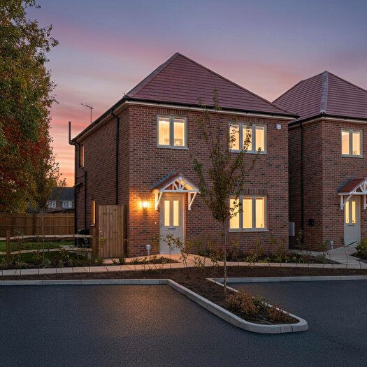 3 Bedroom Semi-Detached House For Sale In Smallfield, RH6