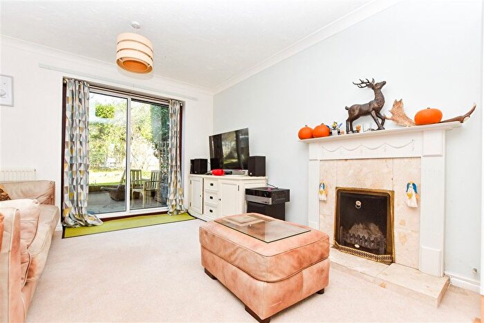 4 Bedroom Detached House For Sale In Saunders Close, Uckfield, East Sussex, TN22