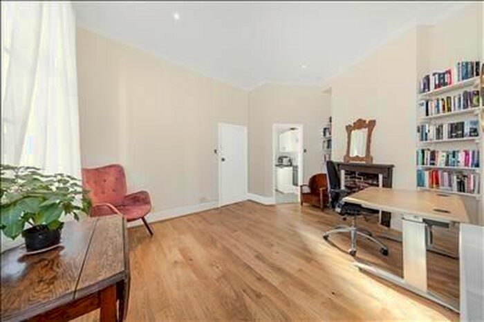 1 Bedroom Flat To Rent In Greyhound Road, Hammersmith, London, W6