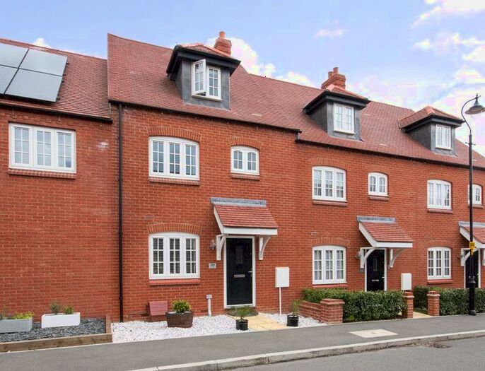 4 Bedroom Town House For Sale In Foxhills Way, Brackley, NN13