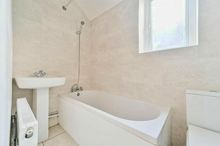 3 Bedroom Semi-Detached House To Rent In Moremead Road, Sydenham, London, SE6