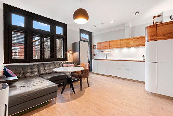 1 Bedroom Flat To Rent In Waldemar Avenue, Parsons Green, SW6