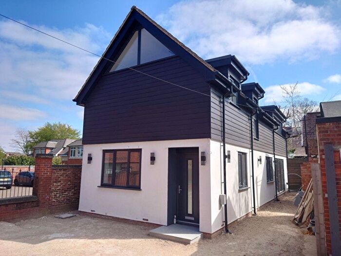 2 Bedroom Detached House To Rent In Pampisford Road, South Croydon, CR2