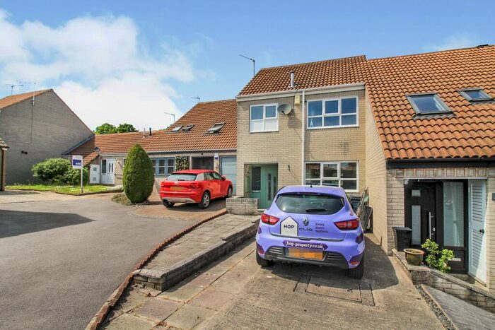 2 Bedroom Terraced House To Rent In Woodcross, Morley, Leeds, LS27