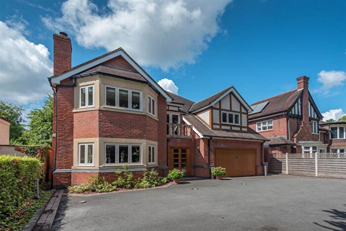 6 Bedroom Detached House For Sale In Four Oaks Road, Sutton Coldfield, B74