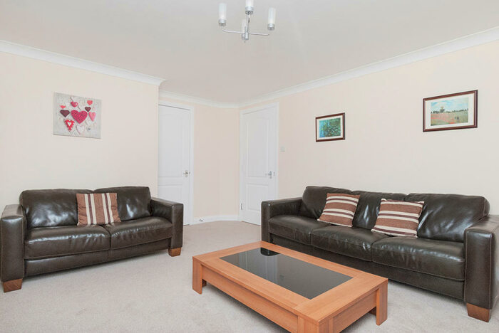 1 Bedroom Flat To Rent In North Werber Place Edinburgh United Kingdom, EH4