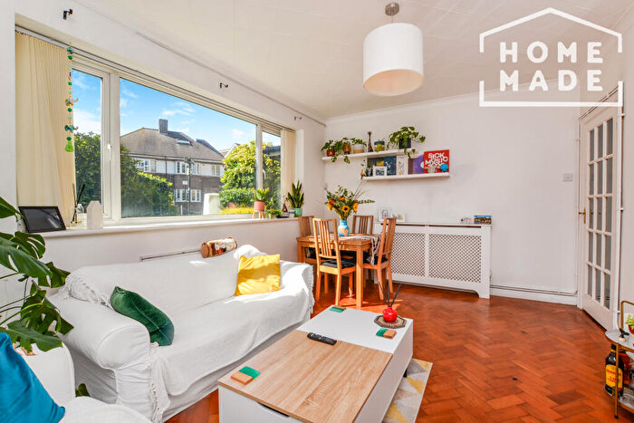 2 Bedroom Flat To Rent In Balham Park Road, SW12