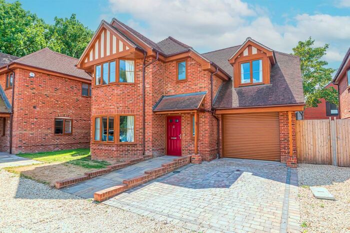 4 Bedroom Detached House To Rent In Mayfields, Sindlesham, RG41