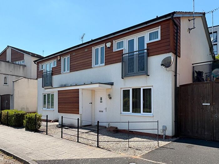 2 Bedroom End Of Terrace House To Rent In Watkin Road, Leicester, LE2