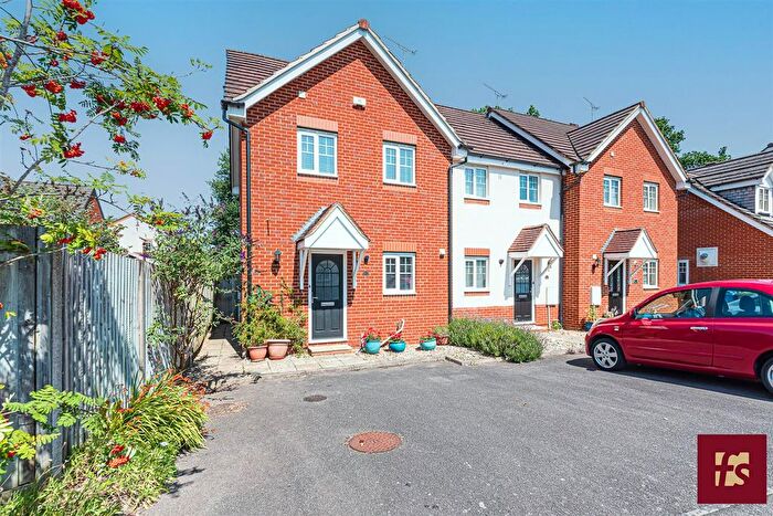 3 Bedroom End Of Terrace House To Rent In Weaver Moss, Sandhurst, GU47