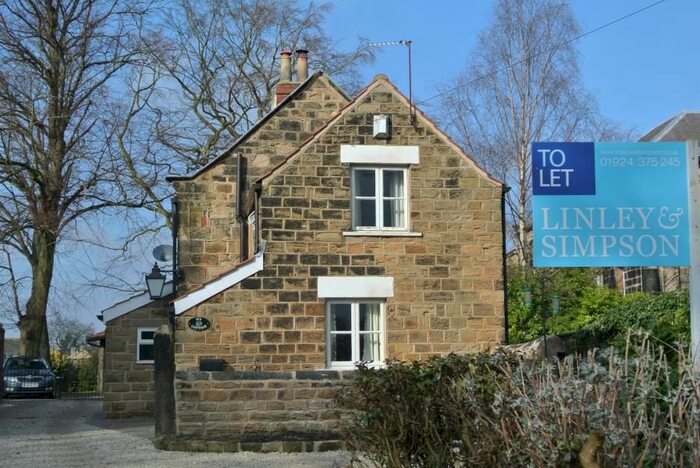 2 Bedroom Detached House To Rent In Heath, Central Wakefield WF1