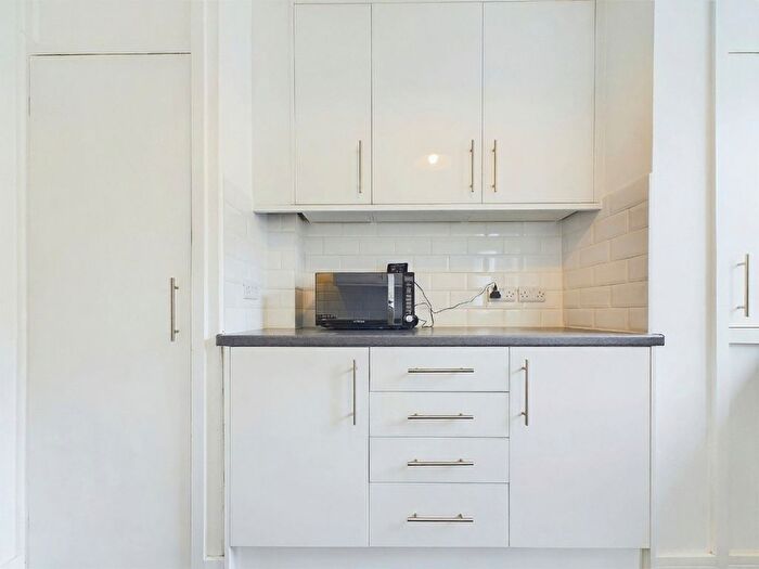 4 Bedroom Flat To Rent In Osnaburgh Street, Robert Street, Ucl, Lse, Regents Park, Regents Park, Camden, Euston, London, NW1