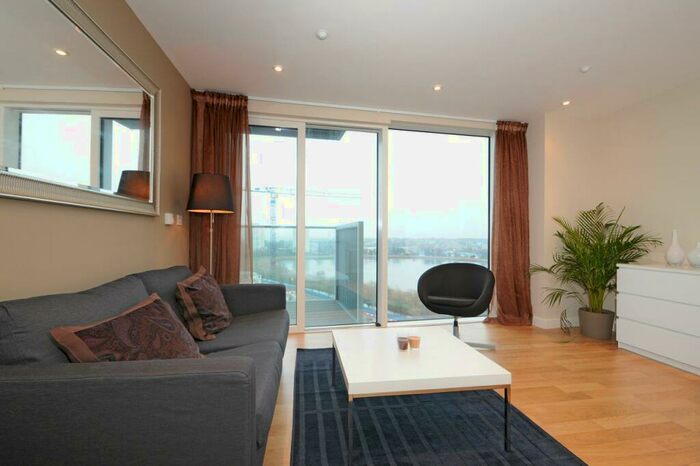 1 Bedroom Flat To Rent In Woodberry Grove, Seven Sisters, N4