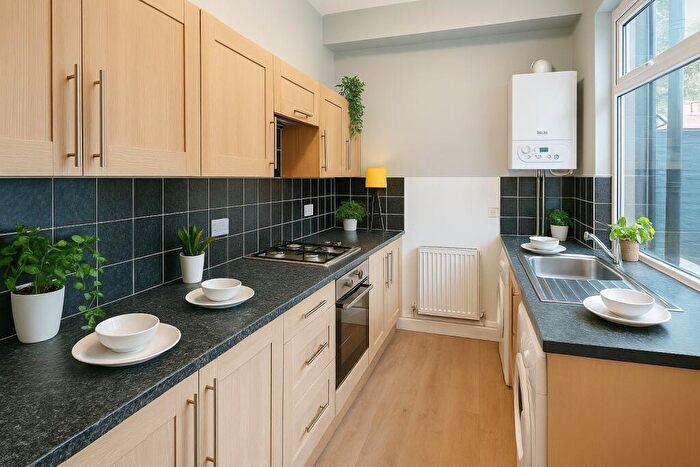 4 Bedroom House To Rent In Edmund Road, Sheffield, S2