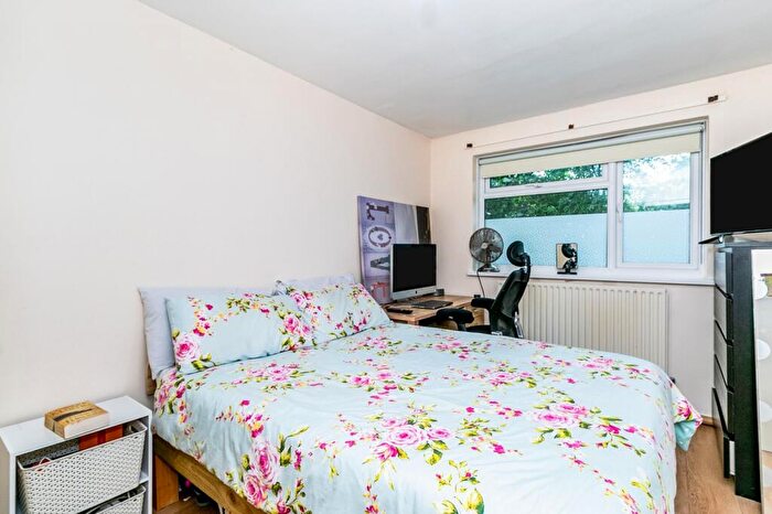 1 Bedroom Flat To Rent In Denmark Road, Kingston Upon Thames, KT1
